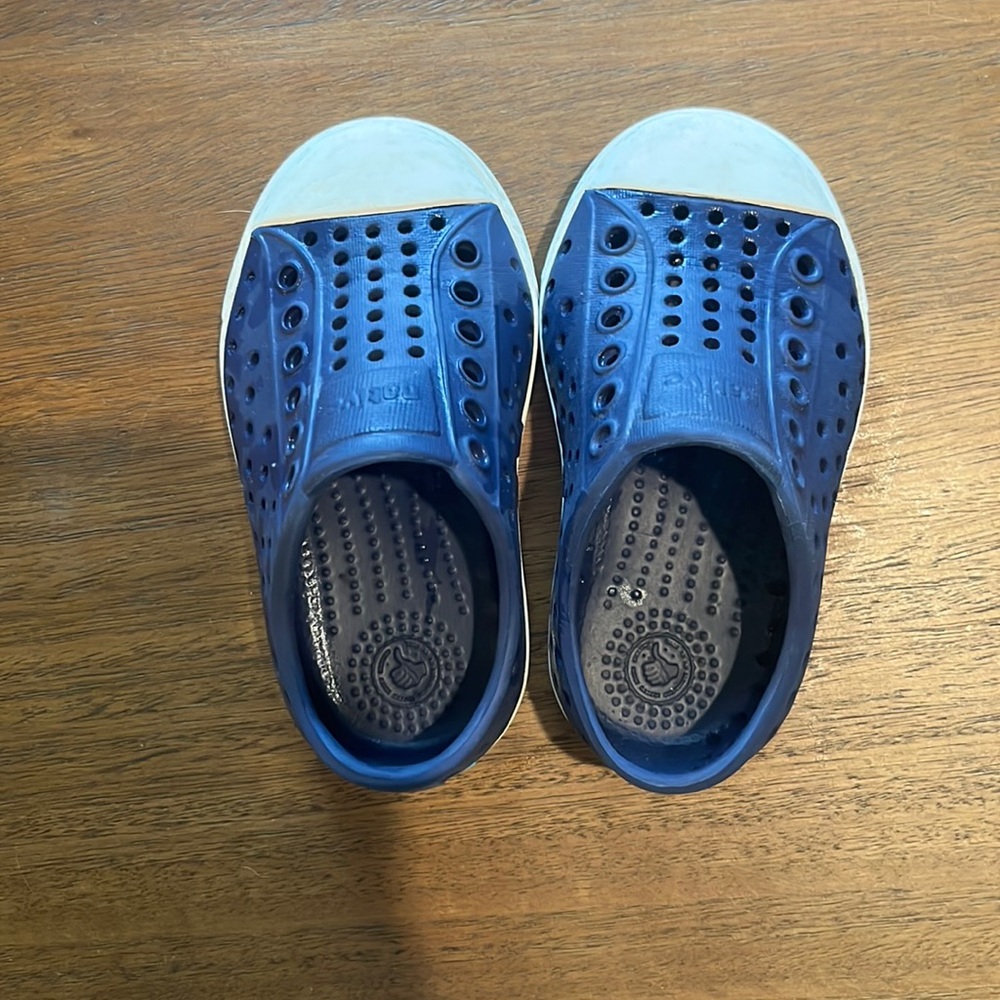 Excellent condition navy blue toddler natives size C5